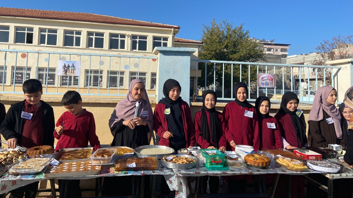Okulumuzda Filistin'e Yardım Amaçlı Kermes Düzenlendi